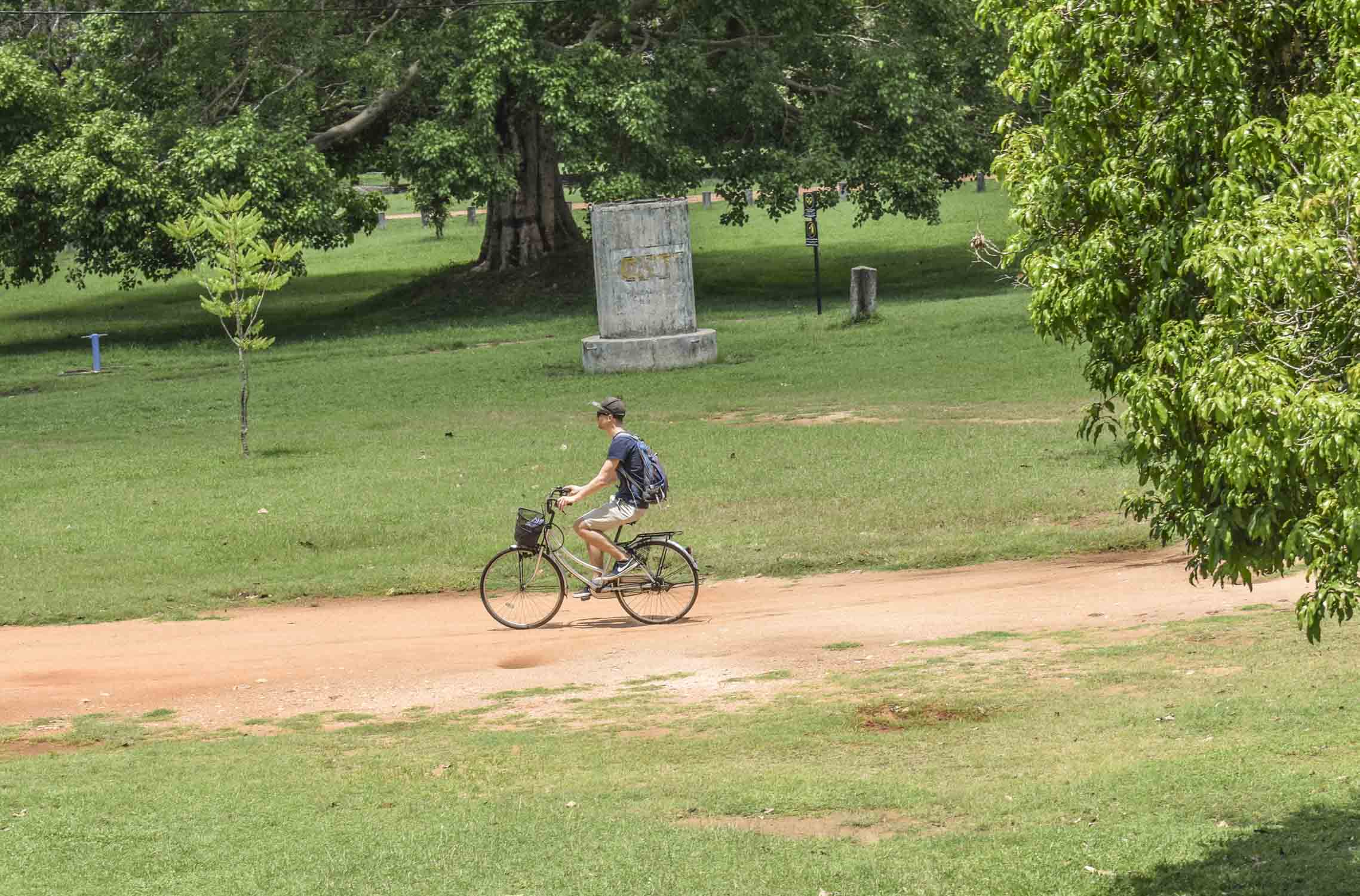 Cycling tour Anuradapura